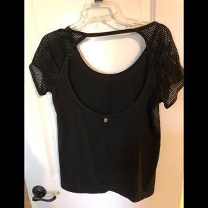 Lorna Jane Open back t shirt